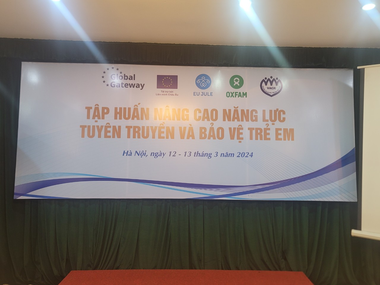 Giám đốc Công ty Luật TNHH Tre Việt - Luật sư Nguyễn Văn Viên tập huấn nâng cao năng lực tuyên truyền và bảo vệ quyền trẻ em Việt Nam.